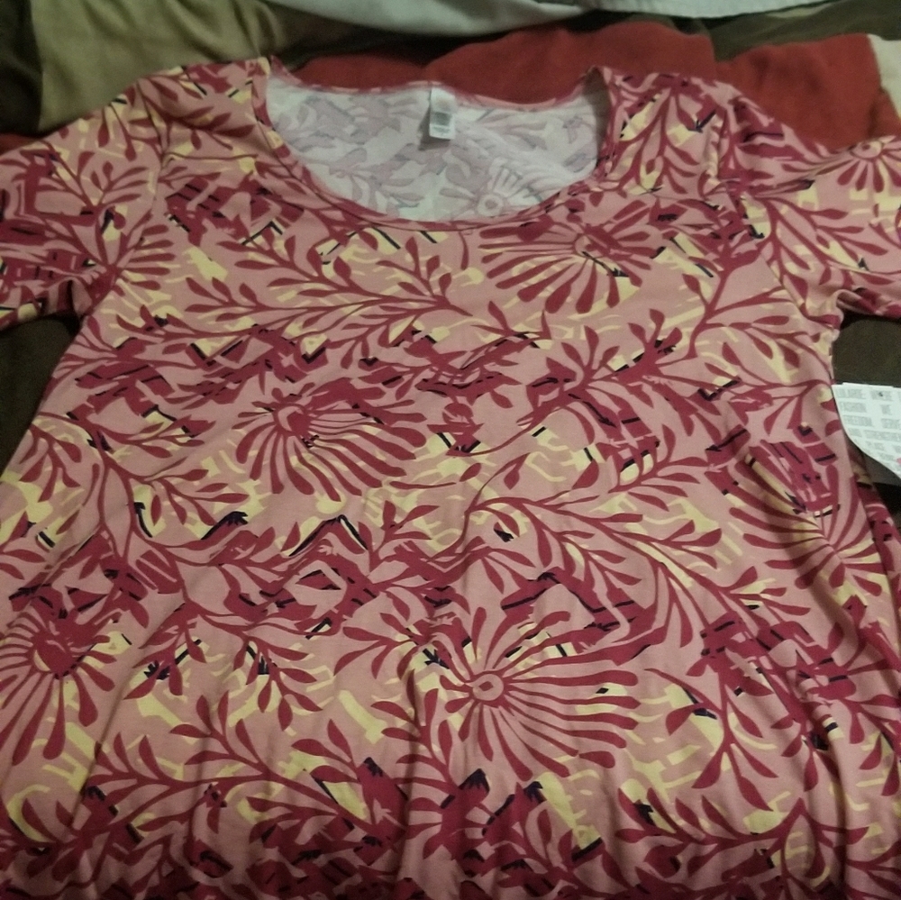 S lularoe Perfect shirt
